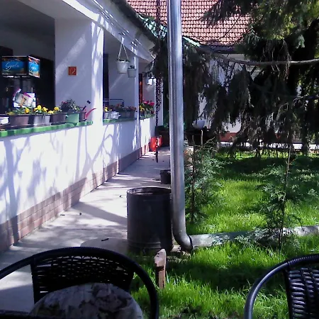 Vali Vendeghaz Guest house Gyula